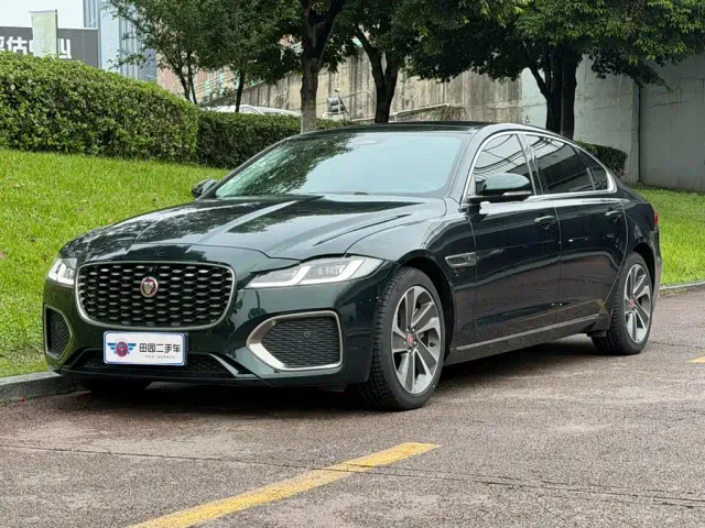 Фотография автомобиля — Jaguar XFL