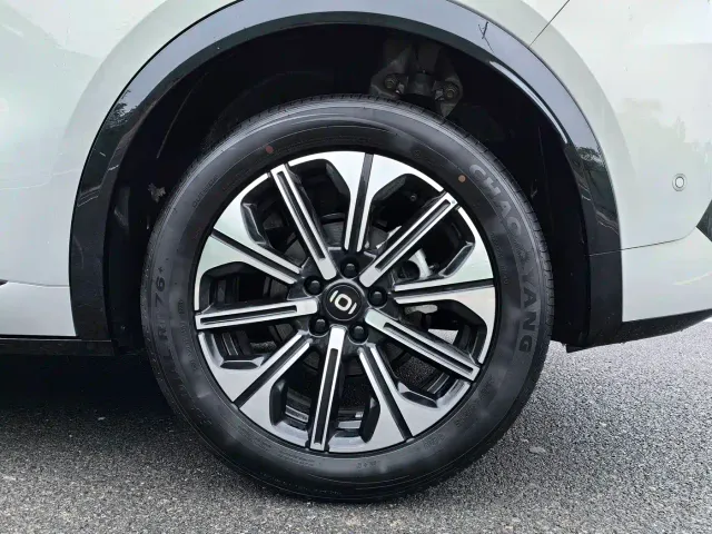 Changan Qiyuan Q05 — Фото автомобиля 9