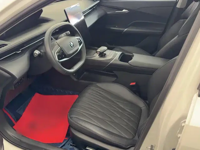 Changan Lamore — Фото автомобиля 11