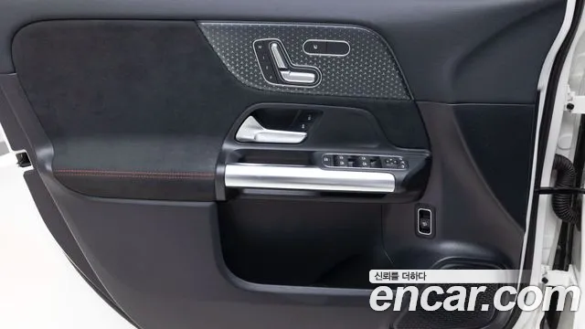 Mercedes-Benz GLA-Class H247 — Фото автомобиля 15