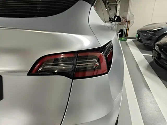 Tesla Model Y — Фото автомобиля 7