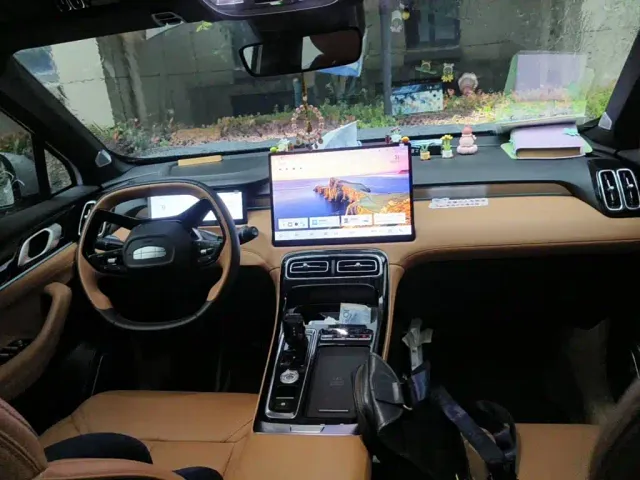 Geely Boyue L — Фото автомобиля 11