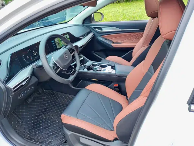 Changan Eado — Фото автомобиля 7