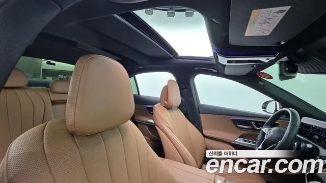 Mercedes-Benz E-Class — Фото автомобиля 12