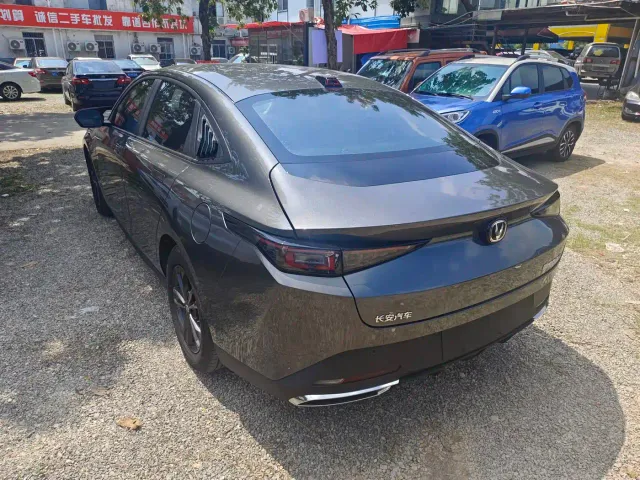 Changan Lamore — Фото автомобиля 16