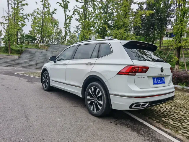 Volkswagen Tiguan L — Фото автомобиля 7