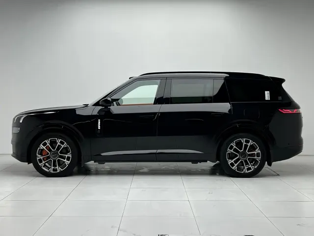 Lynk & Co 900 — Фото автомобиля 24