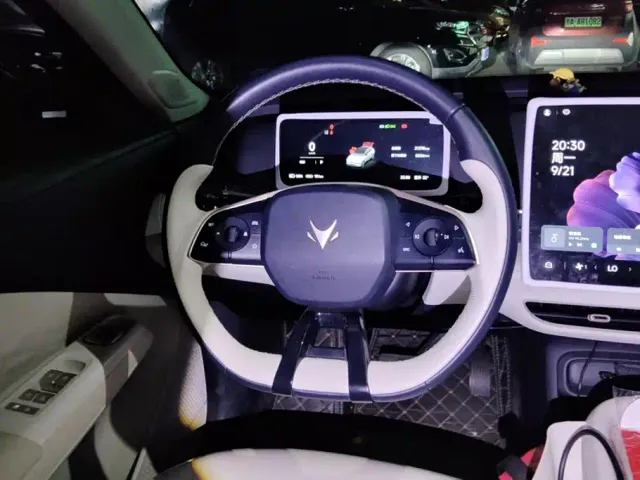Arcfox T1 — Фото автомобиля 15