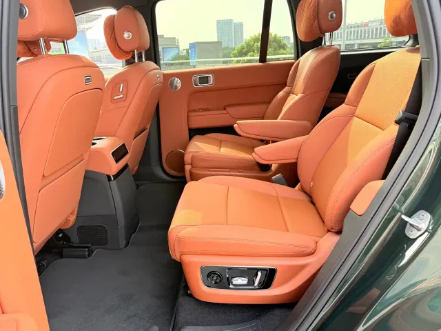 Li Auto L9 — Фото автомобиля 13