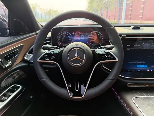 Mercedes-Benz E-Class — Фото автомобиля 6