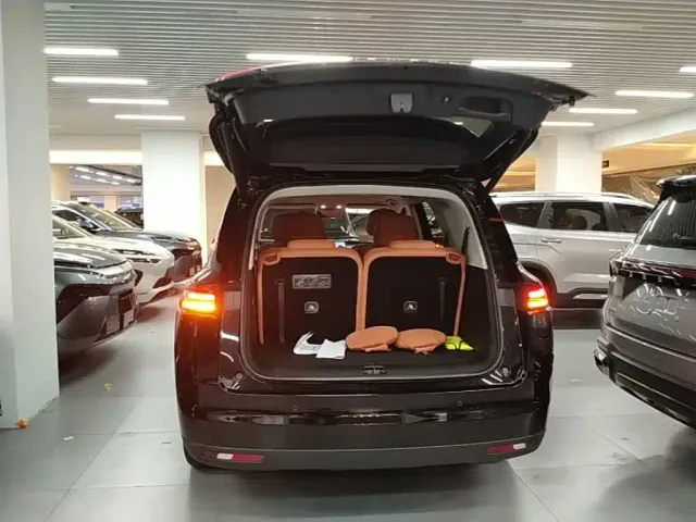 Leapmotor C16 — Фото автомобиля 18