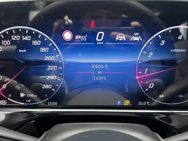 Mercedes-Benz E-Class — Фото автомобиля 13