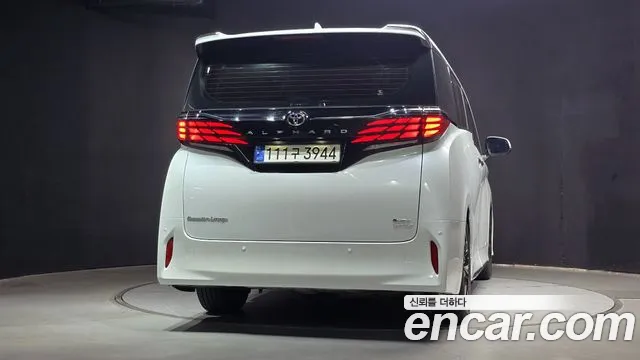 Toyota Alphard — Фото автомобиля 3