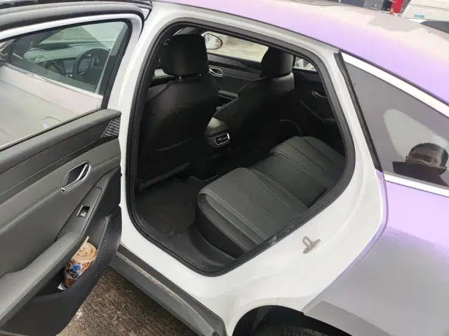 BYD Qin L — Фото автомобиля 6