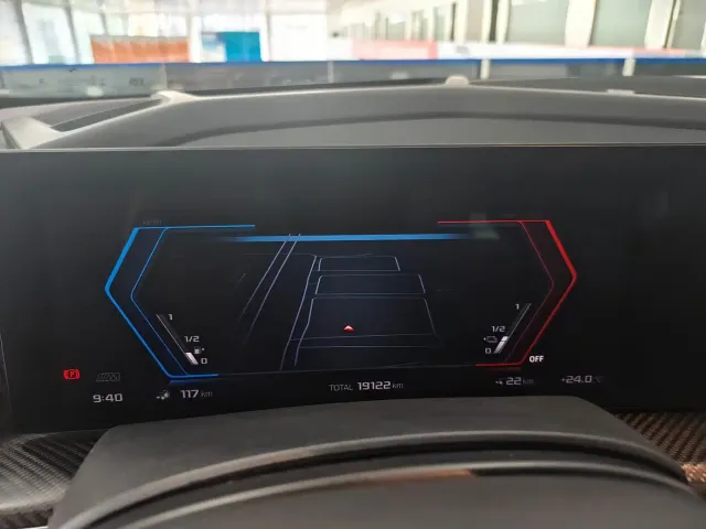 BMW XM — Фото автомобиля 10