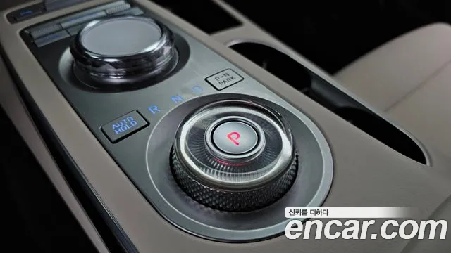 Genesis GV70 — Фото автомобиля 12