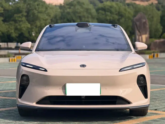 Nio ET5 — Фото автомобиля 5