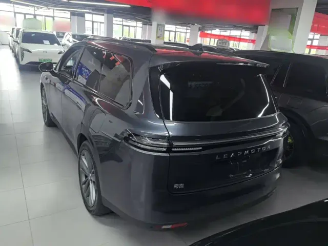 Leapmotor Leapmotor C16 2024 Extended Range 200 Premium Edition — Фото автомобиля 5