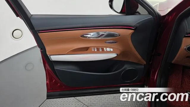 Genesis GV70 — Фото автомобиля 13