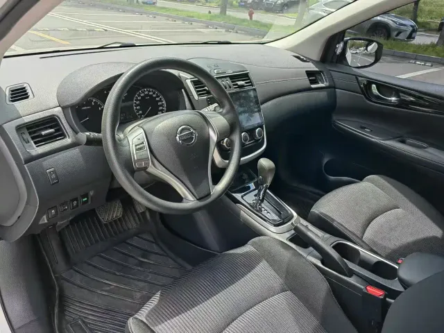 Nissan Tiida — Фото автомобиля 4