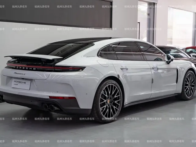 Porsche Panamera — Фото автомобиля 7