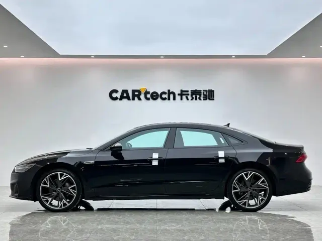 Audi A7L — Фото автомобиля 2
