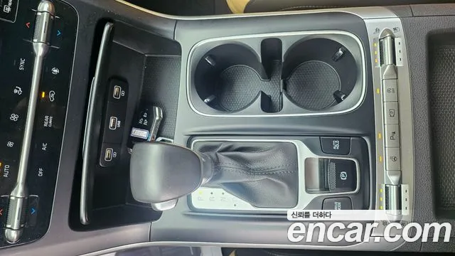 Kia Canival Carnival 4 поколение Дизель 9 мест Prestige — Фото автомобиля 9