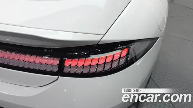 Hyundai Ioniq 6 — Фото автомобиля 22