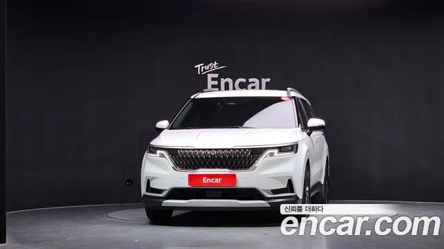 Kia Carnival Generation 4 — Фото автомобиля 3