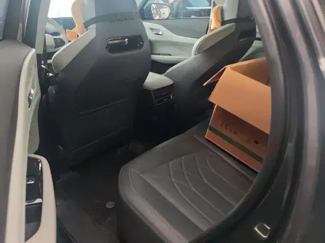 Changan Changan UNI-Z New Energy 2024 Blue Whale iDD 125km Surpassing Edition — Фото автомобиля 11