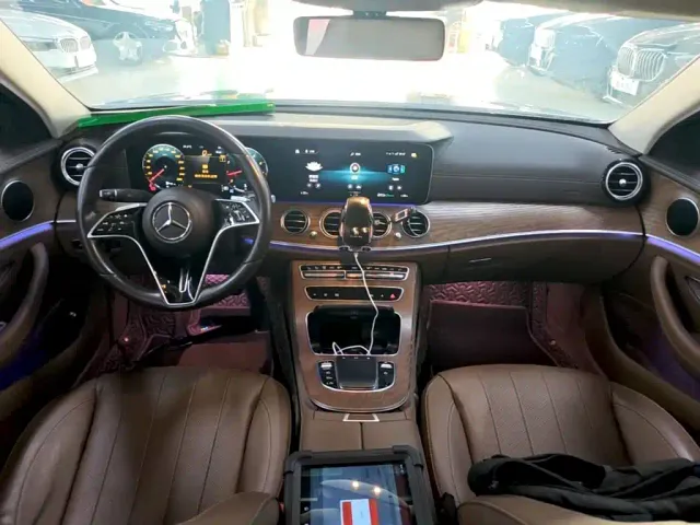 Mercedes-Benz E-Class — Фото автомобиля 9