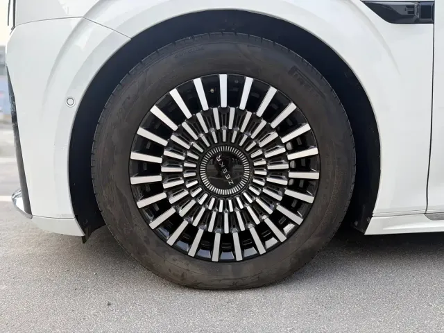 ZEEKR Zeekr 009 2024 7-Seat Aisle AWD Version 108kWh — Фото автомобиля 26