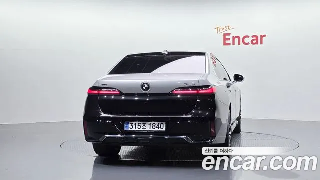 BMW 7 Series G70 — Фото автомобиля 4