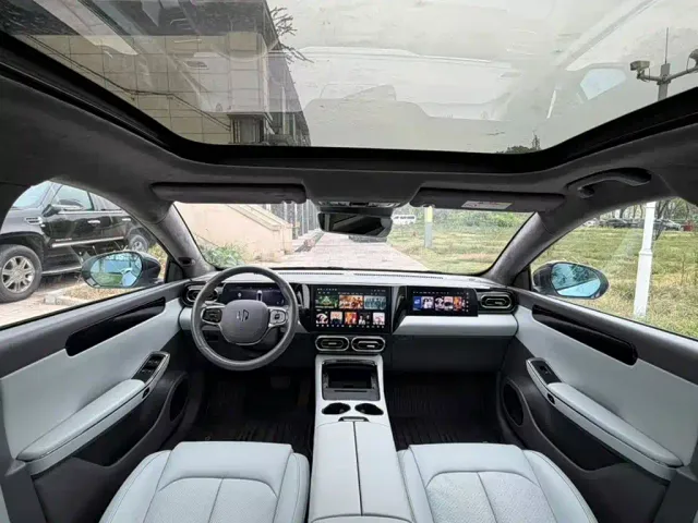 Leapmotor C01 — Фото автомобиля 12
