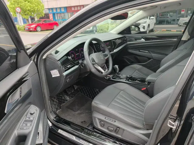 Volkswagen Passat — Фото автомобиля 8