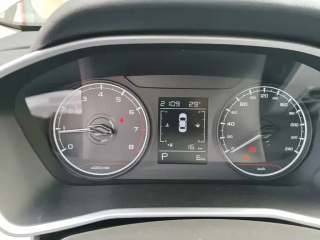 Geely Binyue — Фото автомобиля 11