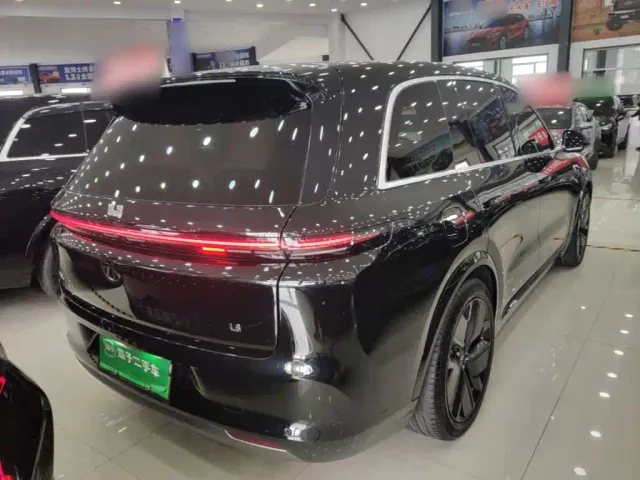 Li Auto L8 — Фото автомобиля 6
