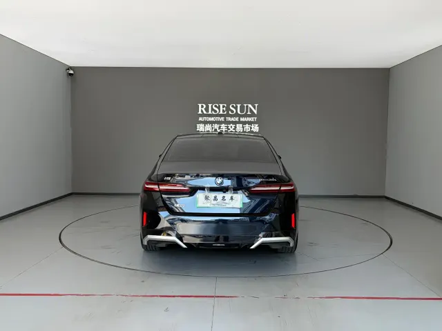 BMW i5 — Фото автомобиля 11