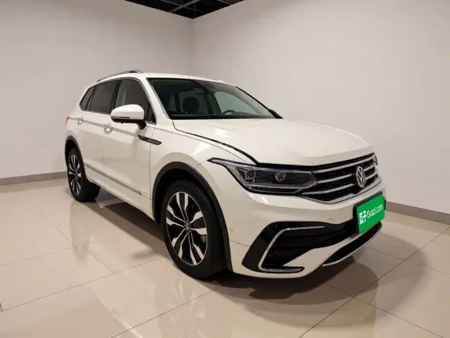 Volkswagen Tiguan L — Фото автомобиля 3