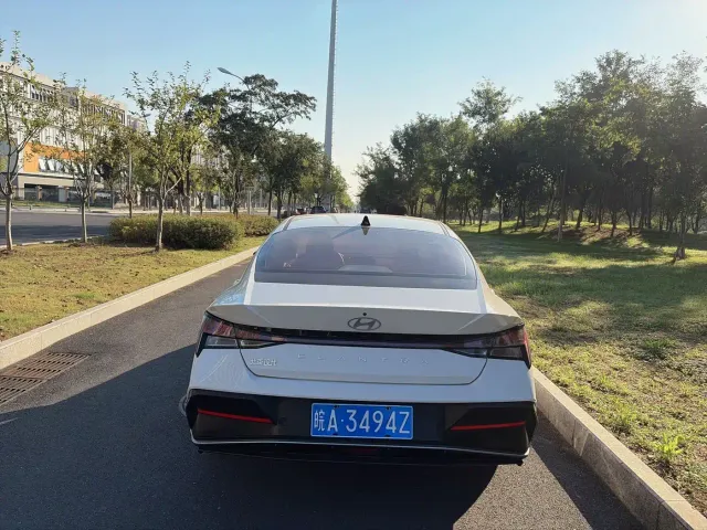 Hyundai Elantra — Фото автомобиля 7