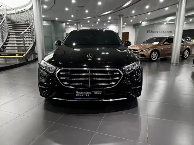 Mercedes-Benz E-Class — Фото автомобиля 8