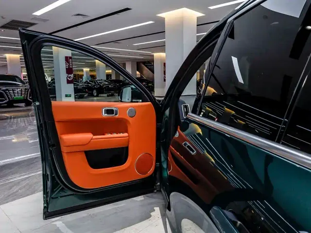Li Auto L8 — Фото автомобиля 9