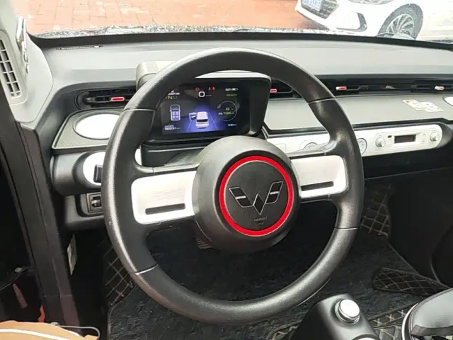Wuling Hongguang Mini EV — Фото автомобиля 10
