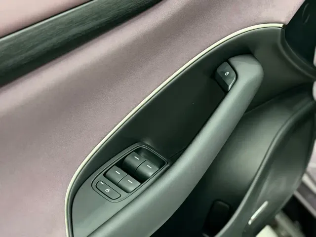 Xiaomi SU7 — Фото автомобиля 15