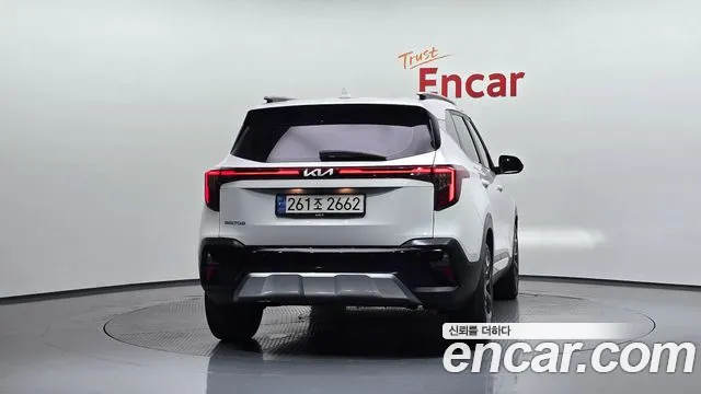 Kia Seltos Бензин 1.6 турбо 2WD — Фото автомобиля 4