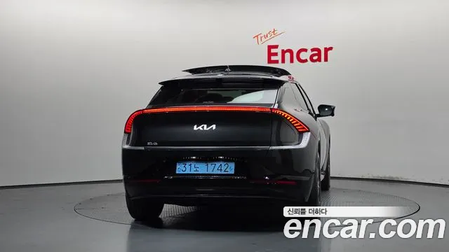 Kia EV6 — Фото автомобиля 4
