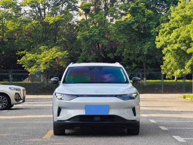 Leapmotor C11 — Фото автомобиля 2