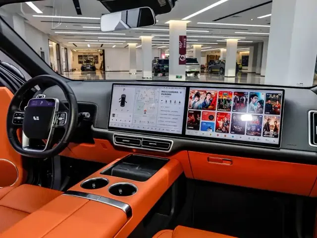 Li Auto L8 — Фото автомобиля 16