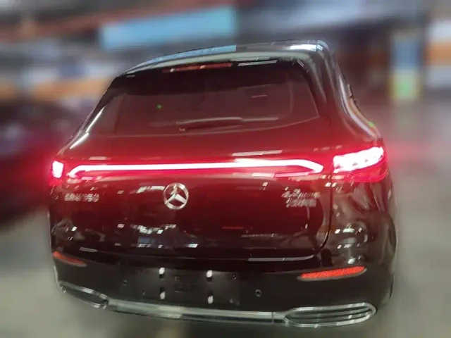 Mercedes-Benz EQE SUV — Фото автомобиля 7