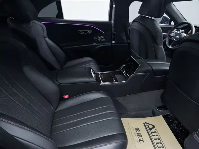 Bentley Flying Spur — Фото автомобиля 22